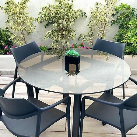 New! Renovated, Centrally Located, Private Entrance, Terrace Apartment Valencia Bagian luar foto