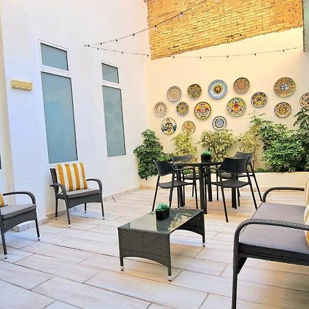 New! Renovated, Centrally Located, Private Entrance, Terrace Apartment Valencia Bagian luar foto