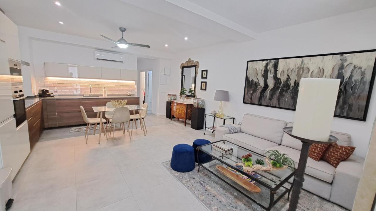 New! Renovated, Centrally Located, Private Entrance, Terrace Apartment Valencia Bagian luar foto