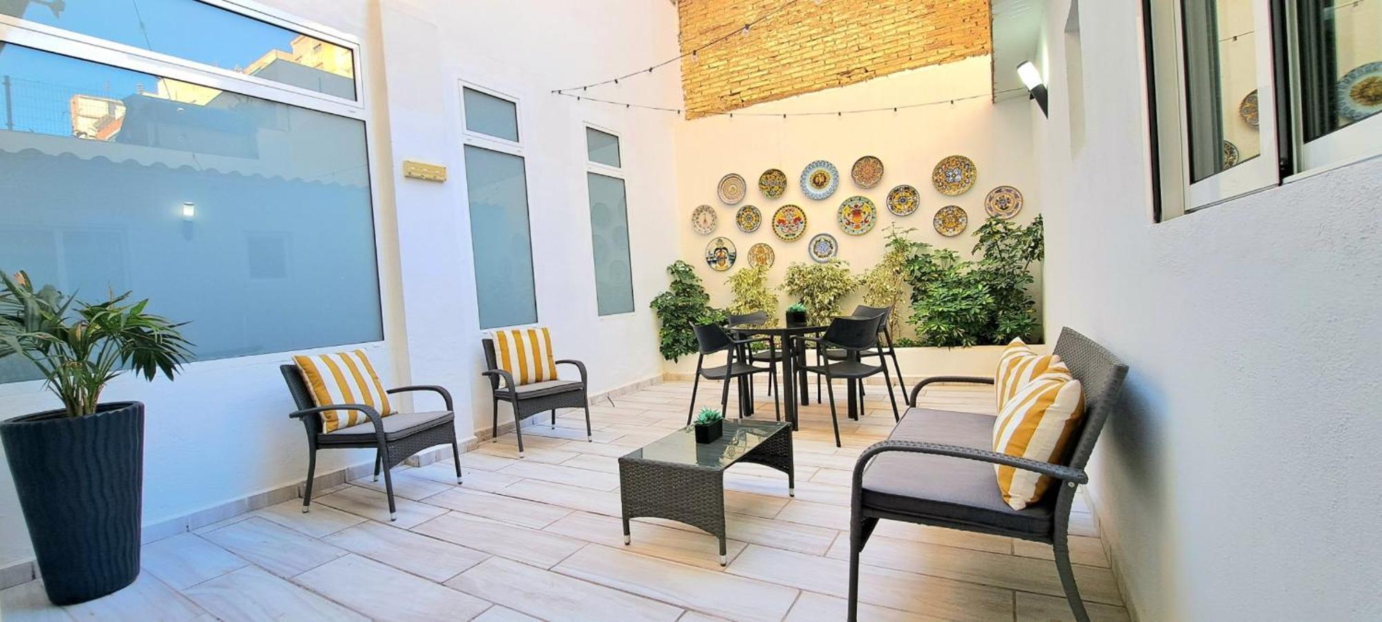 New! Renovated, Centrally Located, Private Entrance, Terrace Apartment Valencia Bagian luar foto