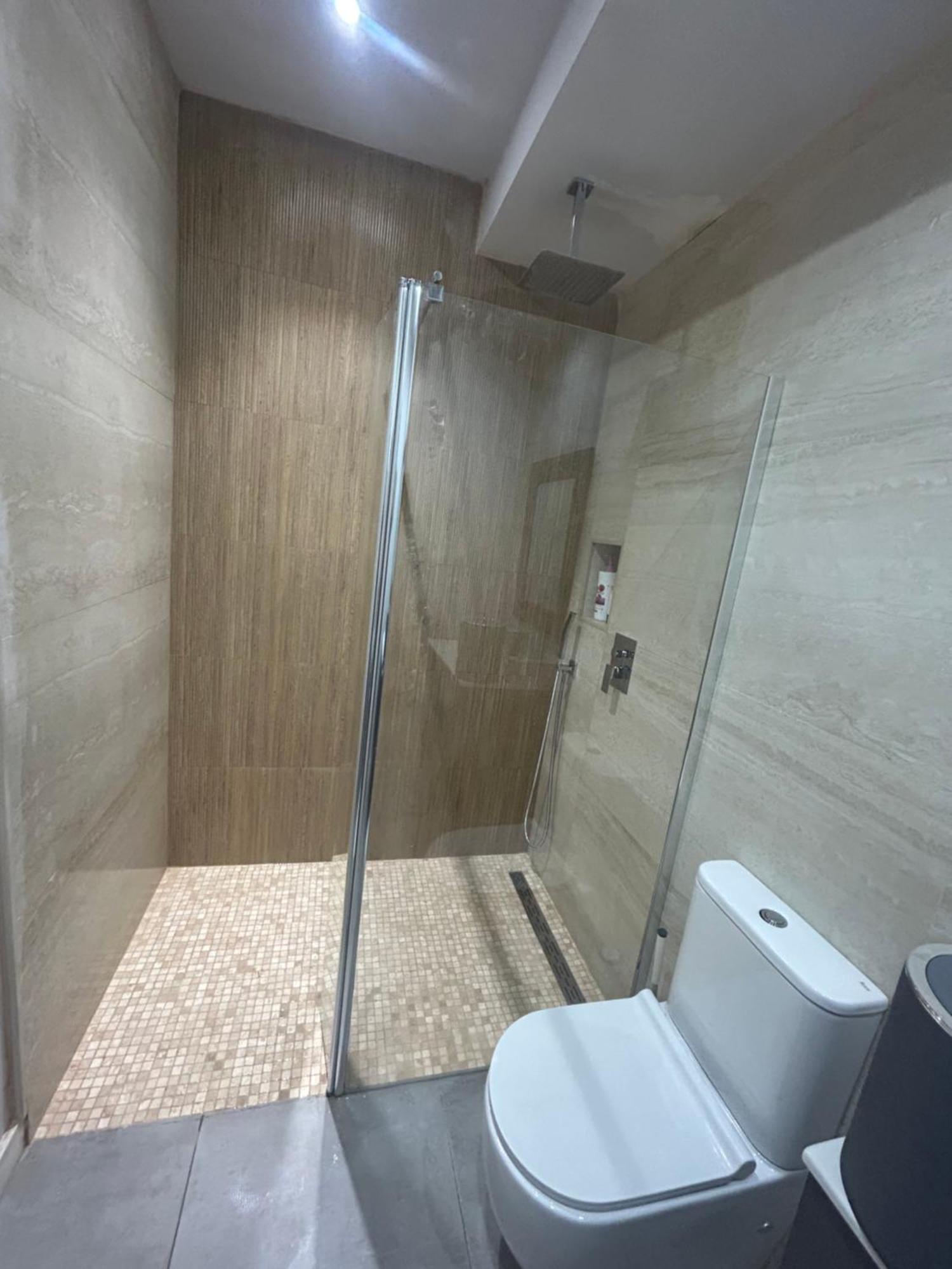 New! Renovated, Centrally Located, Private Entrance, Terrace Apartment Valencia Bagian luar foto